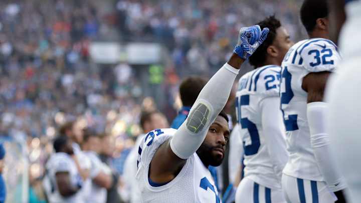 Cromartie's wife links Colts' cut to national anthem protest