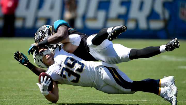 Chargers RB Woodhead to miss rest of season with torn ACL
