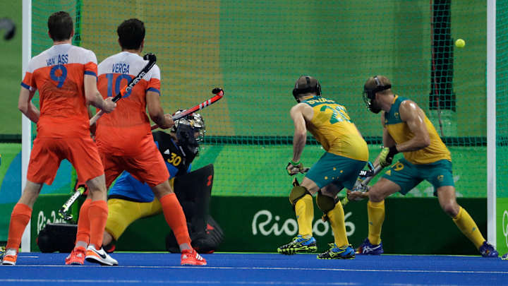 Netherlands routs Australia in men's field hockey quarters