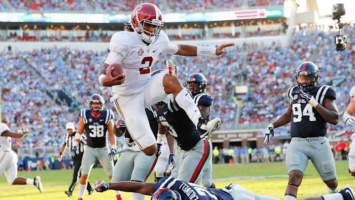 Alabama remains atop AP Top 25, Louisville rises to No. 3