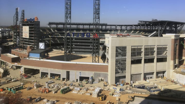 Braves counting on geriatric pitchers to lead a contender