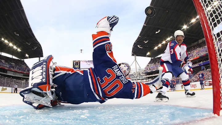 Selanne, Jets top Oilers in Heritage Classic alumni game