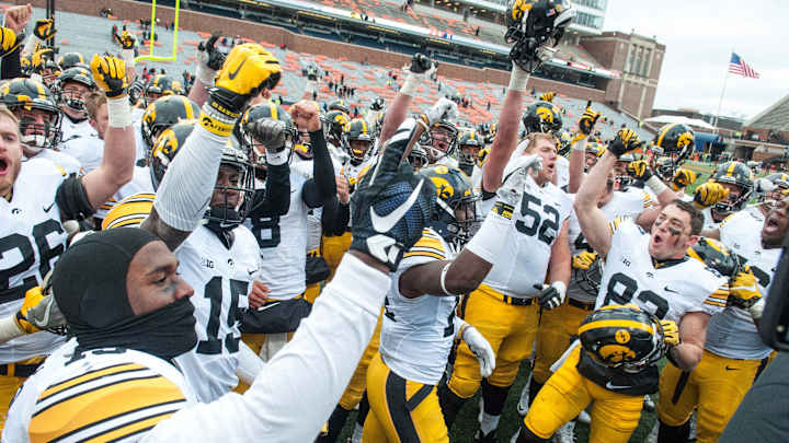 The Outlaw: Iowa LB Josey Jewell makes star turn