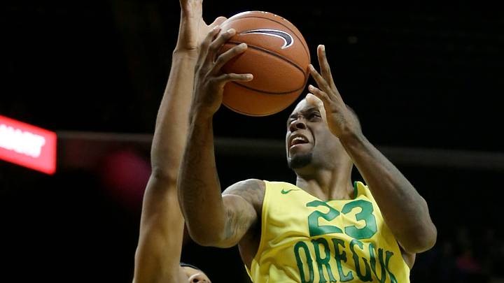 Cook leads No. 16 Oregon past Colorado 76-56 Cook leads No. 16 Oregon past Colorado 76-56