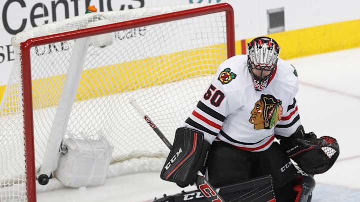 Blackhawks goalie Crawford eyes return
