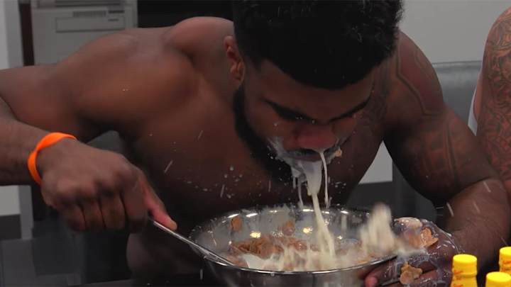 Ezekiel Elliott, Dez Bryant and Dak Prescott eat in Cowboys 'Breakfast Club' short