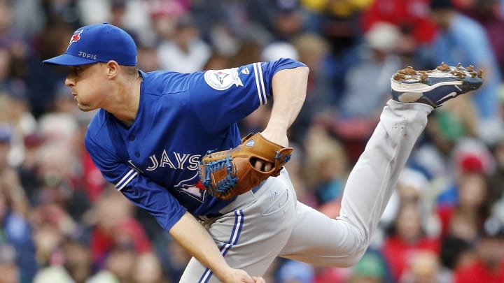 Blue Jays' Sanchez loses no-hitter on disputed homer