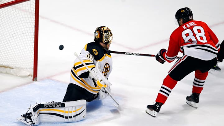 Kane hat trick leads Blackhawks past Bruins 6-4