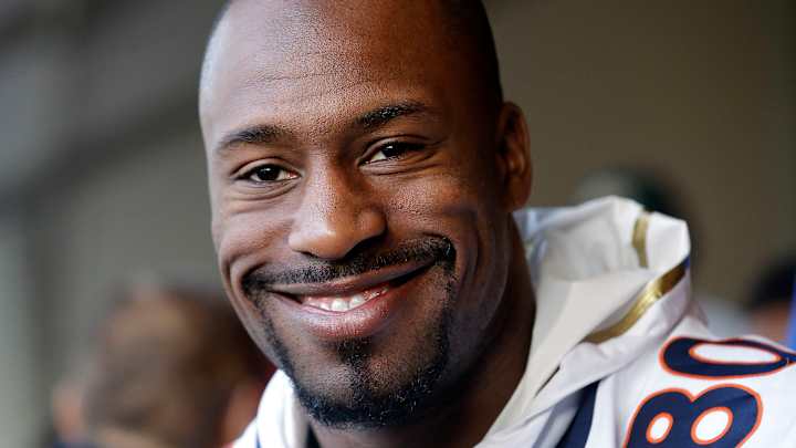 Tight end Vernon Davis tweets about joining hometown Skins