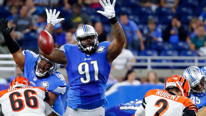 Robinson knocking down passes for NFC North-leading Lions