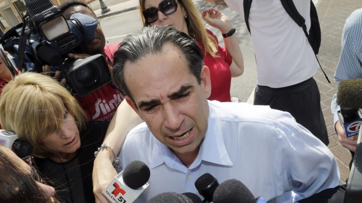 US seeks sentencing cut for baseball drug clinic owner