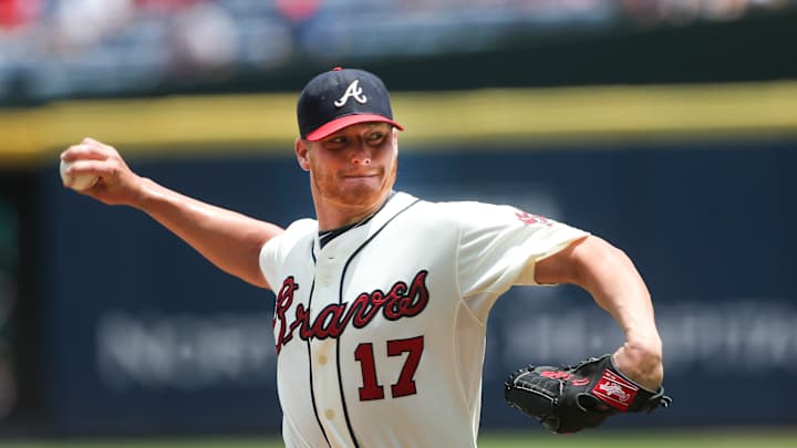 Miller takes no-hit bid into 8th, Braves top Arizona in 10th