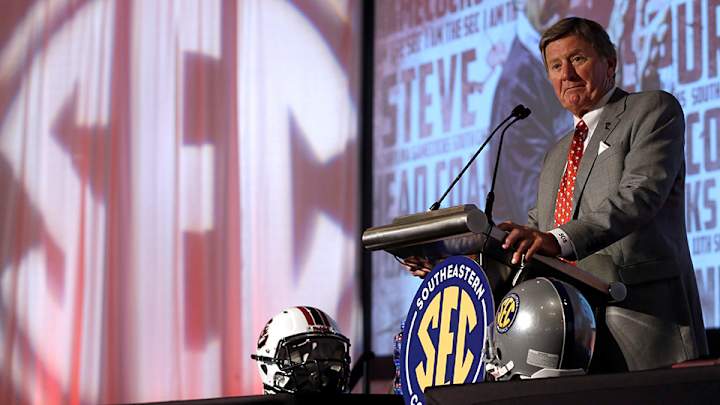 South Carolina coach Steve Spurrier: ‘If you ever hit a girl, you’re finished’
