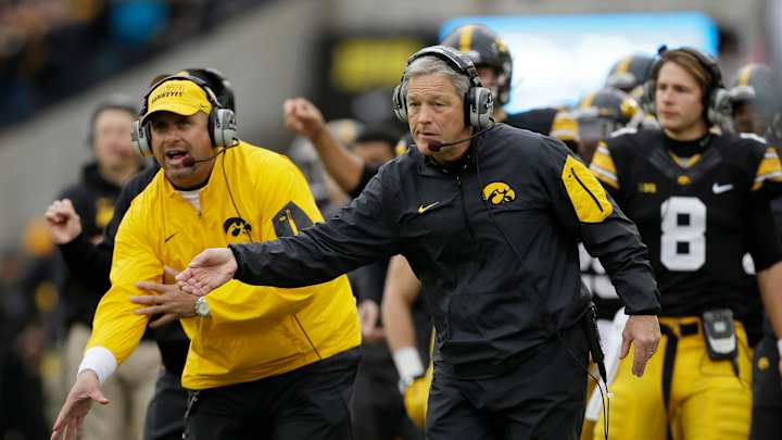 Ferentz still OK with unbeaten Hawkeyes flying under radar Ferentz still OK with unbeaten Hawkeyes flying under radar