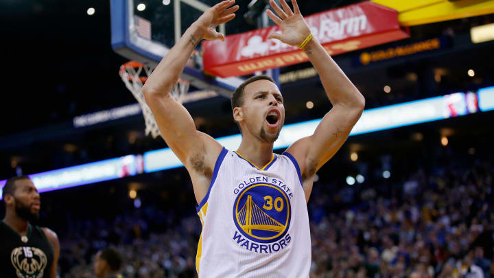 Warriors avenge only loss by rallying past Bucks, 121-112
