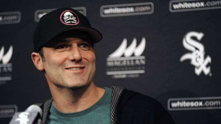 White Sox retire Paul Konerko's No. 14