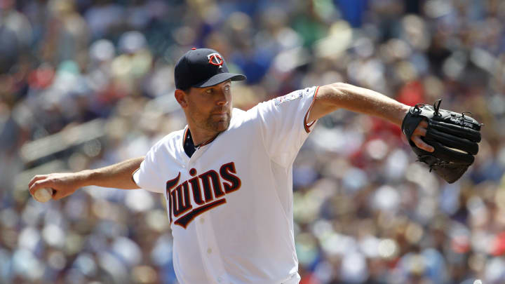 Pelfrey tosses 8 strong innings, Twins blank Brewers 2-0