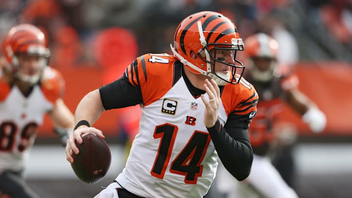 Dalton leads Bengals to 37-3 dismantling of miserable Browns