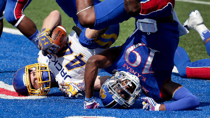 Watch: Kansas loses after fumbling snap on spike attempt Watch: Kansas loses after fumbling snap on spike attempt