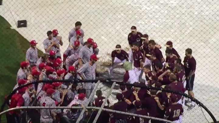 Watch: UL-Lafayette, UL-Monroe play rain delay rock-paper-scissors Watch: UL-Lafayette, UL-Monroe play rain delay rock-paper-scissors