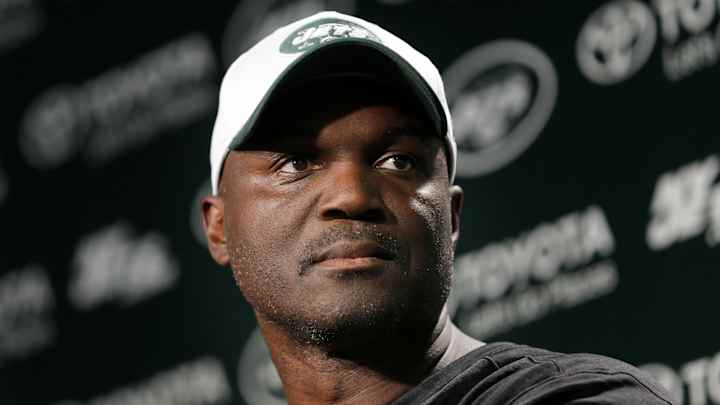 Bowles, Jets not happy with Geno Smith tossing balls at home Bowles, Jets not happy with Geno Smith tossing balls at home