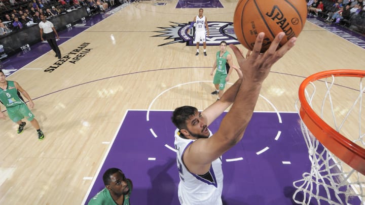 Report: Kings to make Sim Bhullar first of Indian descent in NBA