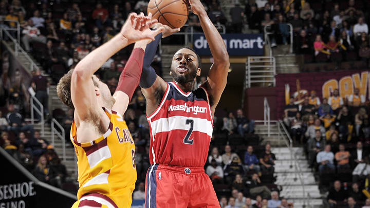 Wall scores 35 as Wizards hand Cavs 1st home loss, 97-85