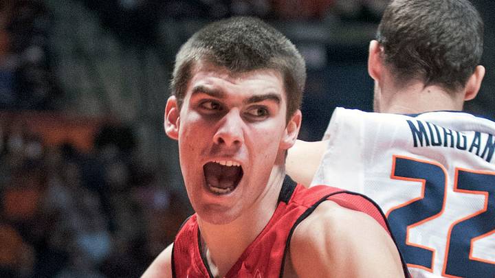 Hill with 34 points, Illinois beats South Dakota, 91-79