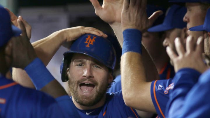 Mets rally to beat Reds 6-4, close in on NL East title
