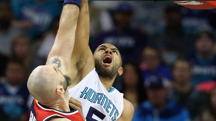 Hornets close with 25-2 run to beat Wizards 101-87