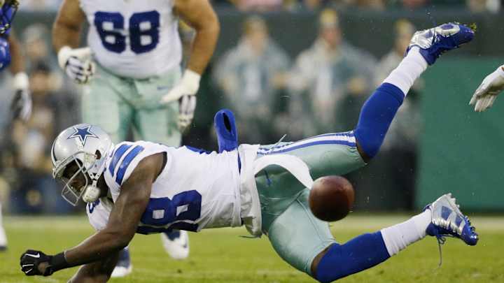 Cowboys' Bryant to miss finale over lingering foot issues