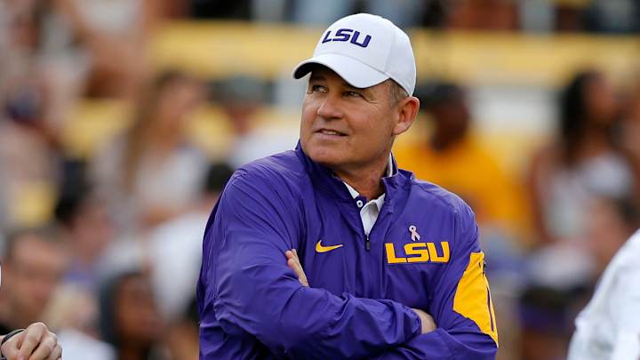 Les Miles, turf-tasting enthusiast, prefers LSU grass to Alabama