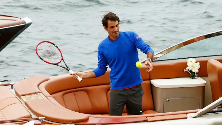 Roger Federer, Lleyton Hewitt play tennis on speedboats