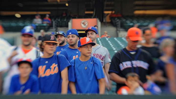 Listen: Mets fan calls up Mike Francesa, cries over Chase Utley slide Listen: Mets fan calls up Mike Francesa, cries over Chase Utley slide