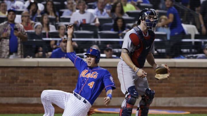 Flores helps Mets surge in fascinating deadline postscript