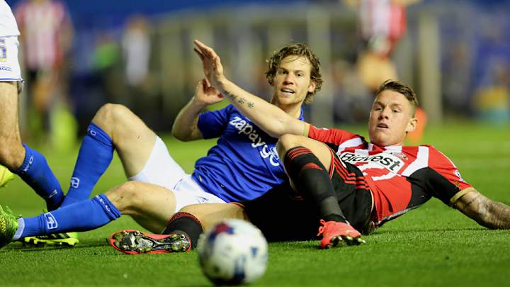 U.S. defender Jonathan Spector signs new two-year deal at Birmingham