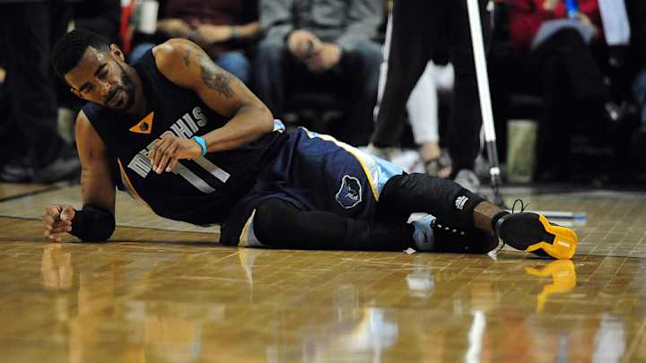 Grizzlies' Mike Conley hospitalized with head injury in Game 3