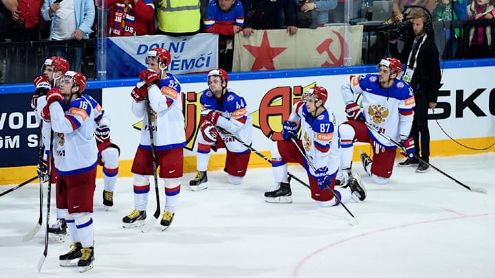 Russian hockey team fined for leaving ice before Canadian anthem