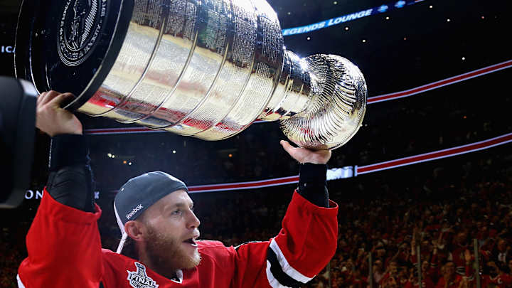 Blackhawks the odds-on favorite to win 2016 Stanley Cup