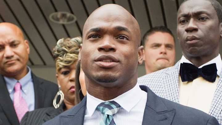 Goodell expects to make decision on Adrian Peterson by April 15
