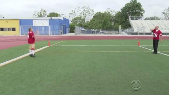 Joe Montana teams up with James Corden to recreate ‘The Catch’ Joe Montana teams up with James Corden to recreate ‘The Catch’