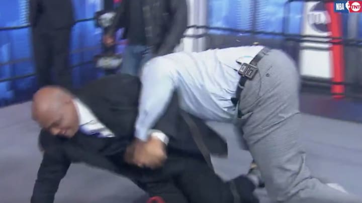 Shaq and Chuck Wrestled on 'Inside the NBA' and It Was Hilarious: TRAINA THOUGHTS Shaq and Chuck Wrestled on 'Inside the NBA' and It Was Hilarious: TRAINA THOUGHTS