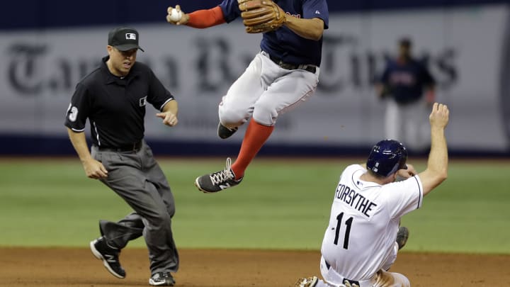 Holt's 10th-inning single lifts Red Sox over Rays 4-3 Holt's 10th-inning single lifts Red Sox over Rays 4-3