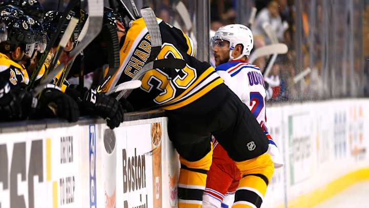 Bruins' D Chara back on skates, Seidenberg still recovering