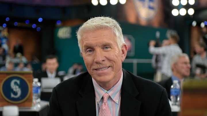 Hall of Famer Mike Schmidt: Hitters need to do the shifting