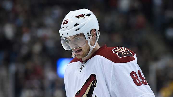 Coyotes avoid arbitration with Boedker, sign 1-year deal