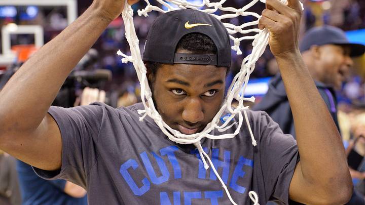Kentucky guard Hawkins to miss 4 weeks with broken hand Kentucky guard Hawkins to miss 4 weeks with broken hand