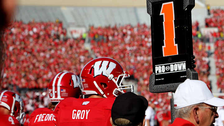 Pac-12, Sun Belt commissioners want clock to run after first downs