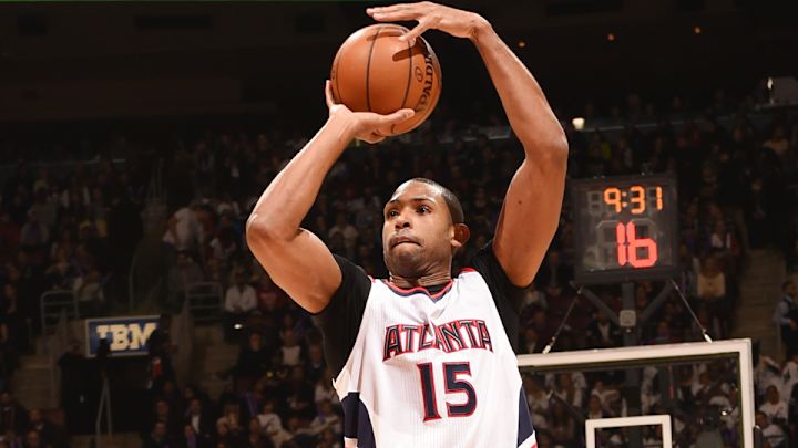 Video: Al Horford dunks on Amir Johnson in Hawks' 11th straight win Video: Al Horford dunks on Amir Johnson in Hawks' 11th straight win