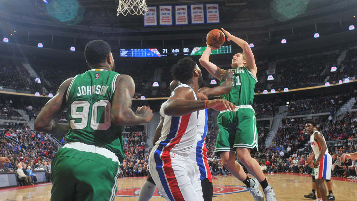 Jerebko hits key jumper as Celtics beat Pistons 99-93